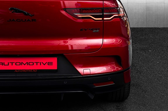 Jaguar I-PACE 8 of 30