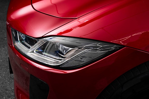Jaguar I-PACE 4 of 30