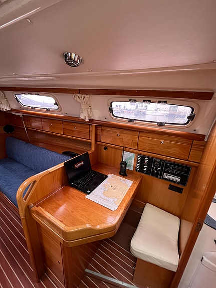 Bavaria Yacht  Cruiser 30 ft. 6 of 7