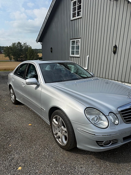 Mercedes-Benz E220 d 2 of 21