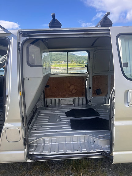 Toyota HiAce 16 of 30