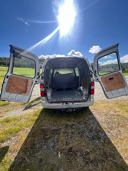 Toyota HiAce 15 of 30