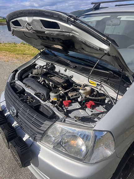 Toyota HiAce 9 of 30
