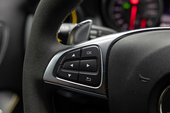Mercedes-Benz GLA45 26 of 30