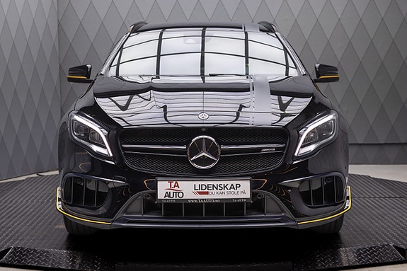 Mercedes-Benz GLA45 4 of 30