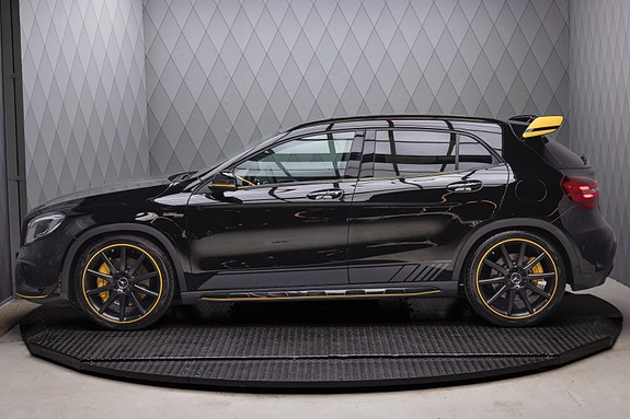 Mercedes-Benz GLA45 10 of 30