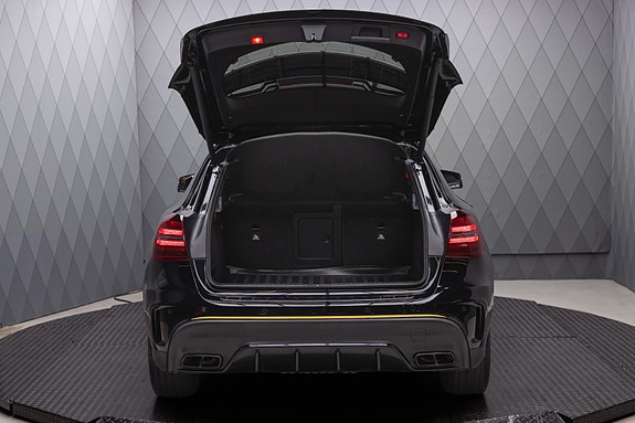 Mercedes-Benz GLA45 11 of 30
