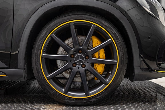 Mercedes-Benz GLA45 13 of 30