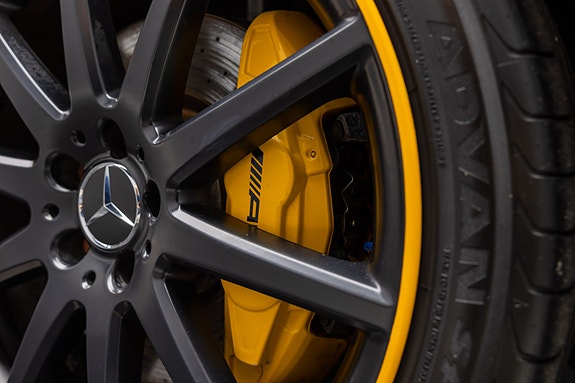 Mercedes-Benz GLA45 14 of 30