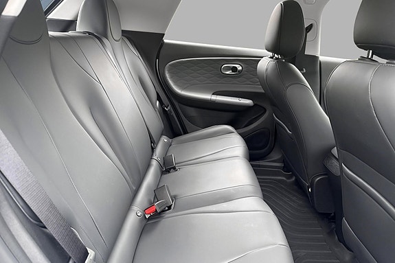 Dongfeng Box 17 of 20