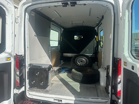 Ford Transit 12 of 14