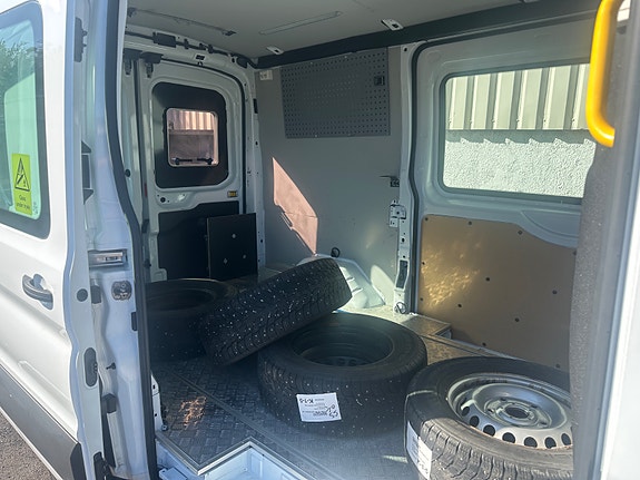 Ford Transit 13 of 14