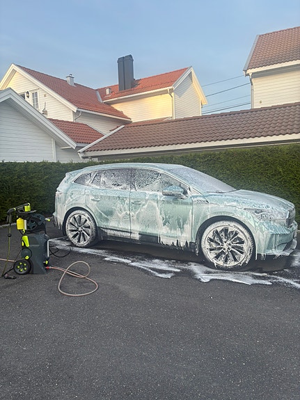 Skoda Enyaq 2 of 30