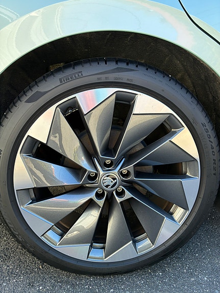 Skoda Enyaq 7 of 30