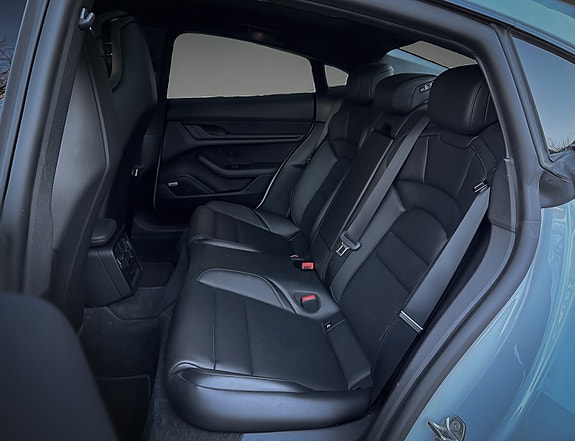Porsche Taycan 5 of 24