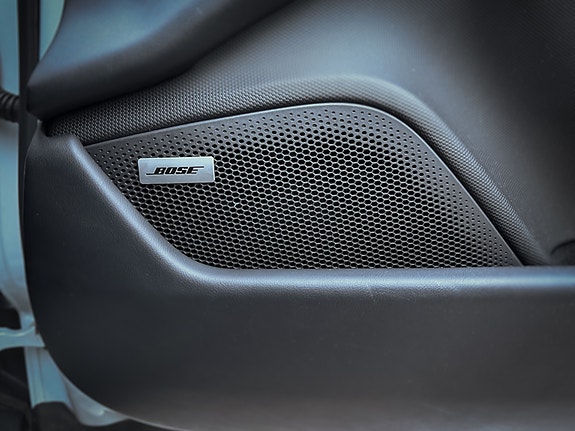 Porsche Taycan 18 of 24