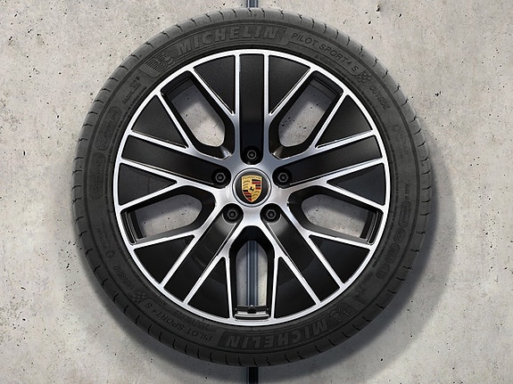 Porsche Taycan 23 of 24