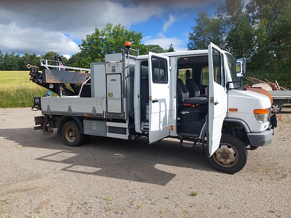 Mercedes-Benz 815Da/37-Vn linjebil med kran og masse utstyr 20 of 20