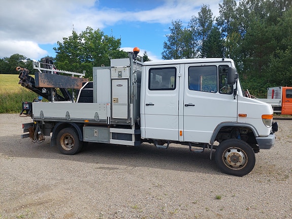 Mercedes-Benz 815Da/37-Vn linjebil med kran og masse utstyr 3 of 20