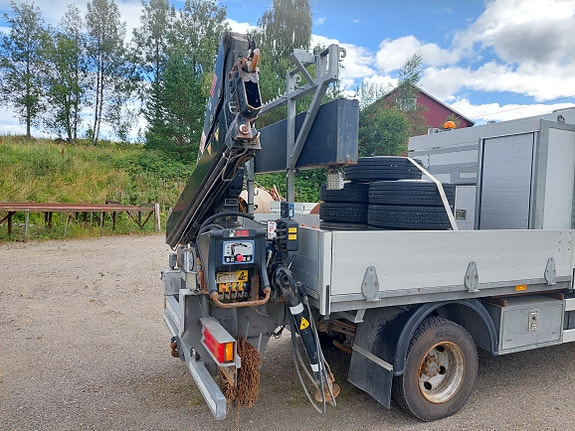 Mercedes-Benz 815Da/37-Vn linjebil med kran og masse utstyr 6 of 20