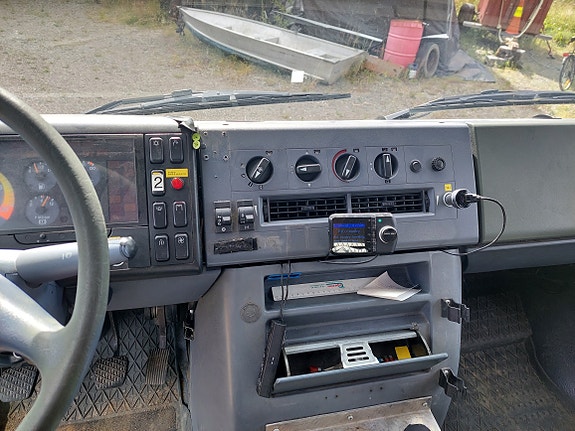 Mercedes-Benz 815Da/37-Vn linjebil med kran og masse utstyr 16 of 20