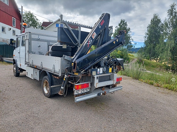 Mercedes-Benz 815Da/37-Vn linjebil med kran og masse utstyr 9 of 20