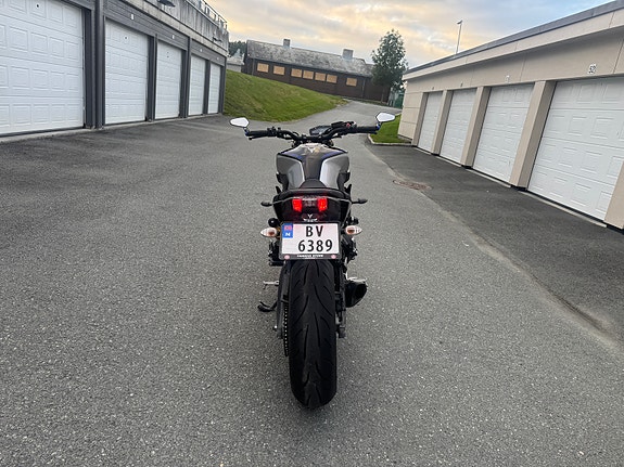 Yamaha MT-09 SP 4 of 8