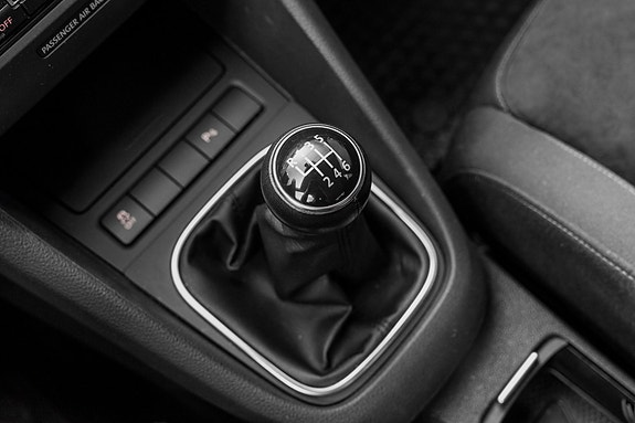 Volkswagen Golf VI 13 of 18