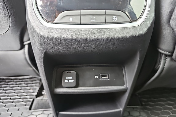 Maxus Euniq 5 12 of 18