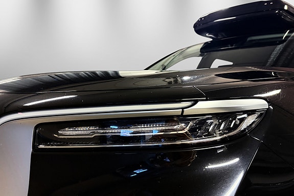 Hongqi E-HS9 12 of 30