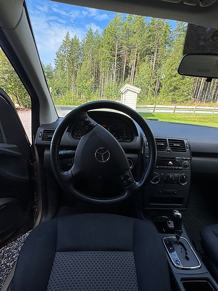 Mercedes-Benz A160 d 10 of 23