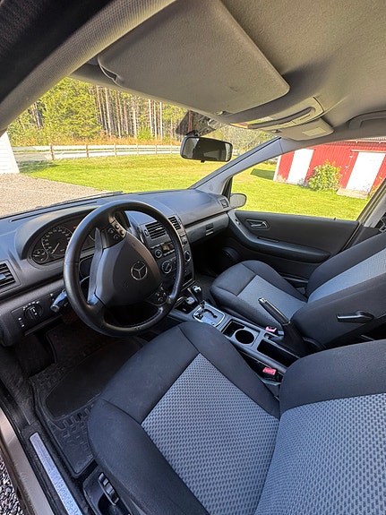 Mercedes-Benz A160 d 9 of 23
