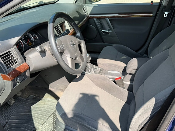 Opel Vectra 5 of 22