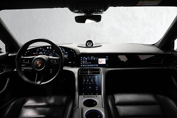 Porsche Taycan 15 of 30