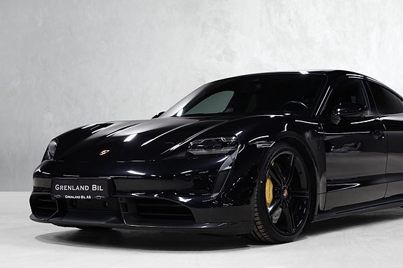 Porsche Taycan 8 of 30