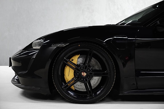Porsche Taycan 7 of 30