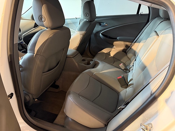 Chevrolet Volt 10 of 17