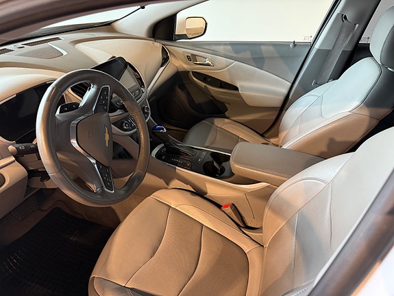Chevrolet Volt 9 of 17