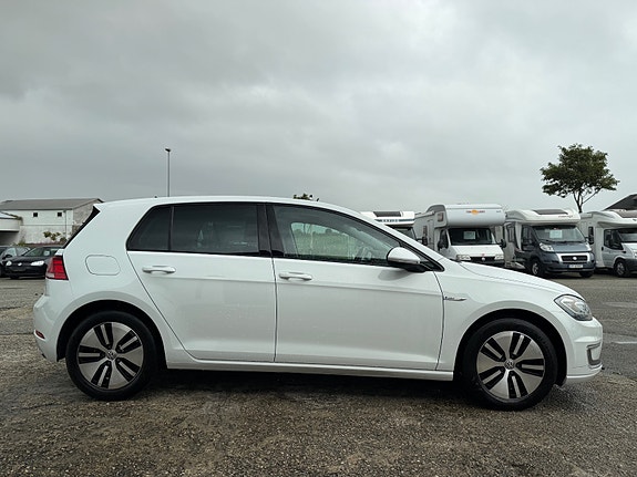 Volkswagen e-Golf VII 9 of 30