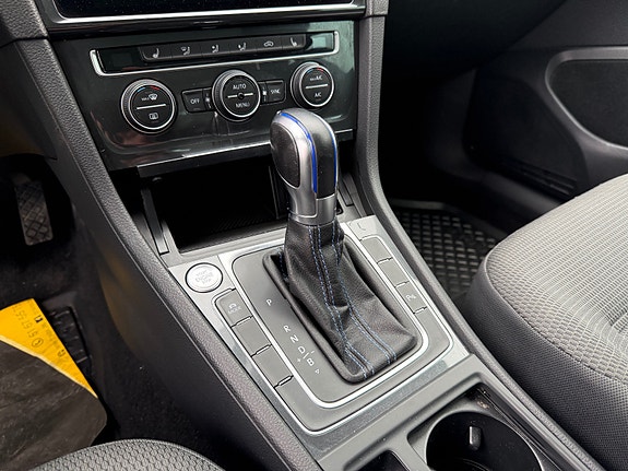 Volkswagen e-Golf VII 18 of 30