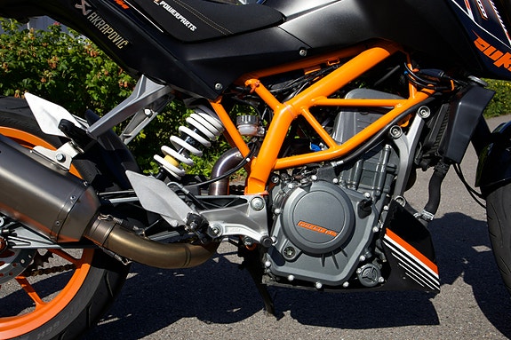 KTM 390 Duke 7 of 10
