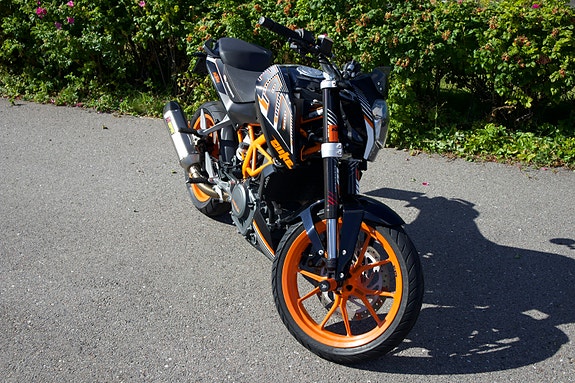 KTM 390 Duke 3 of 10