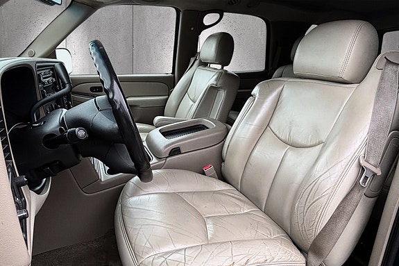 Chevrolet Tahoe 15 of 30