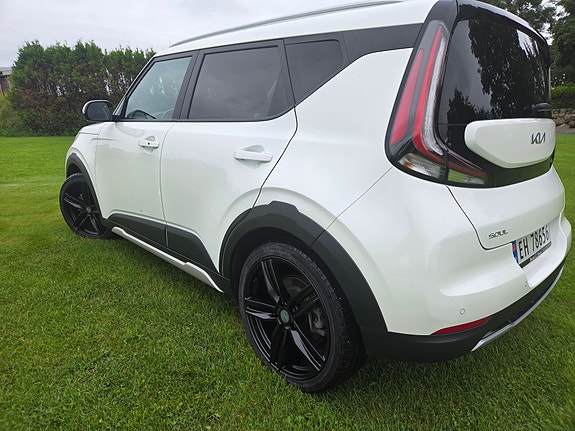 Kia e-Soul 3 of 12