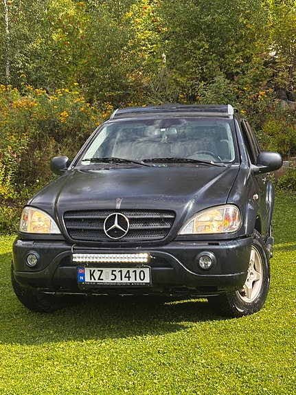 Mercedes-Benz ML270 3 of 15
