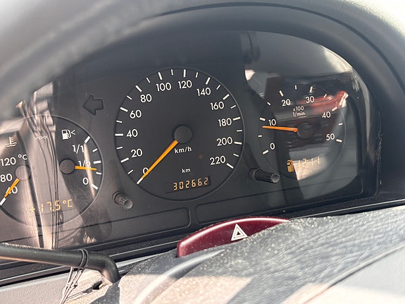 Mercedes-Benz ML270 14 of 15