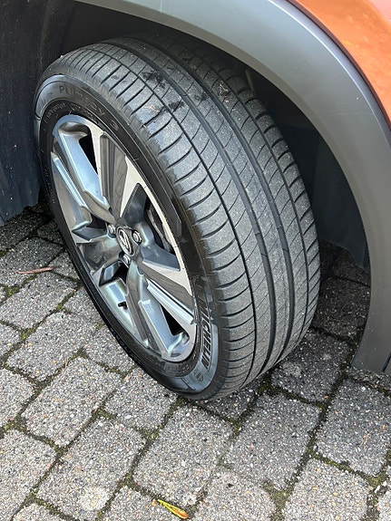 Lexus UX300e 12 of 12