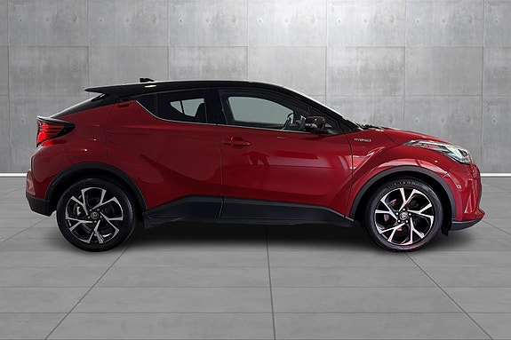 Toyota C-HR 7 of 30