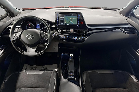 Toyota C-HR 24 of 30
