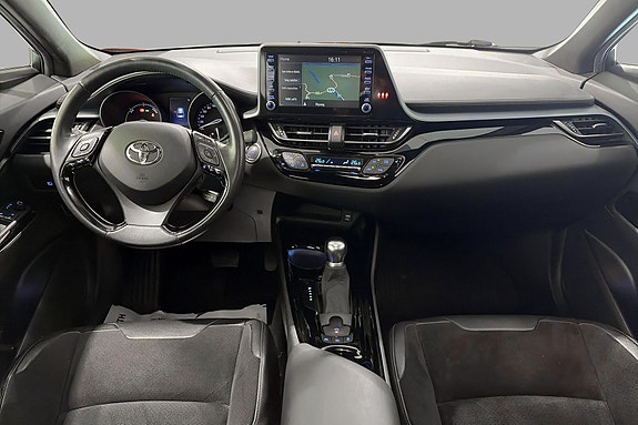 Toyota C-HR 18 of 30